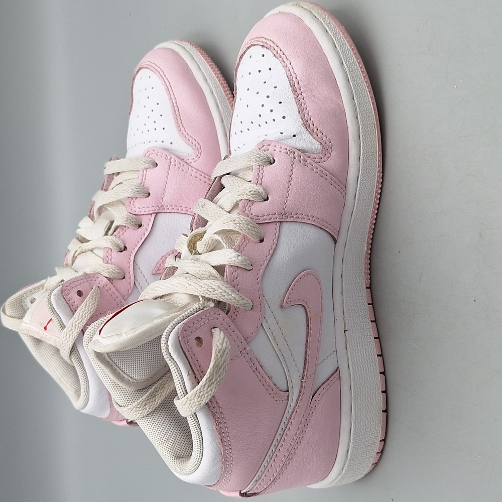 Jordan 1 Mid (GS) Big Kids' Shoes Pink Foam/White-Fire Red DQ8423-608 YOUTH Sz 4 - Picture 3 of 10